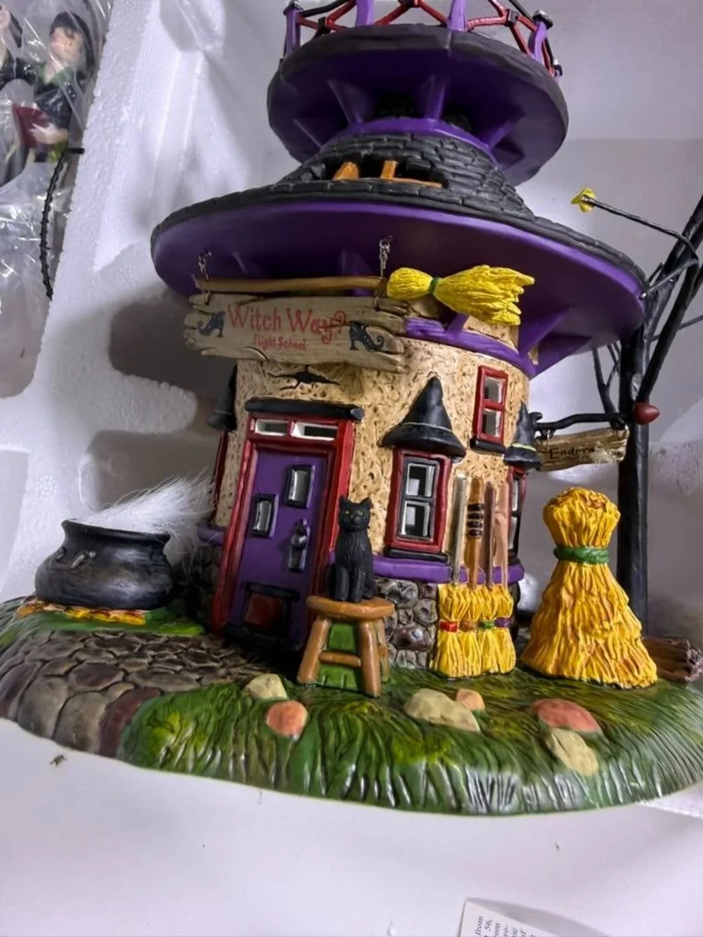 Halloween House Dept 56 Snow Village Witch Way? Flight School  Gift Set Witches